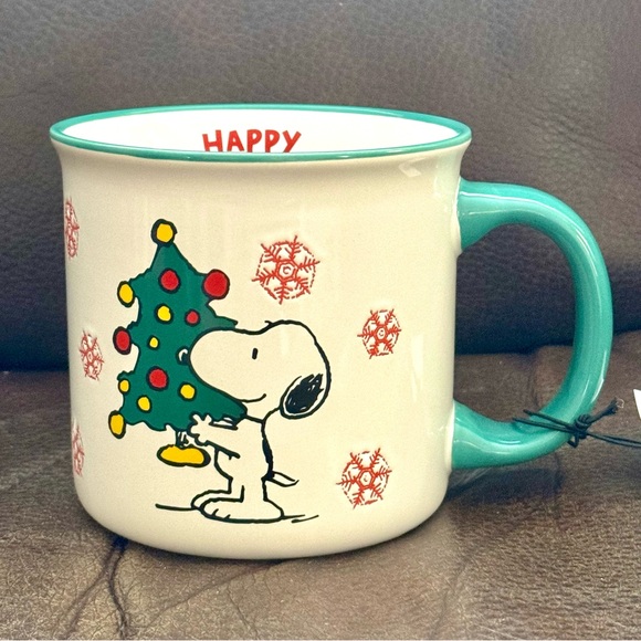 Happy Holidays - Snoopy with Christmas Tree and Snowflakes 21oz Christmas Mug - Picture 2 of 9